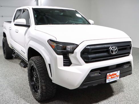 Used 2024 Toyota Tacoma SR5 image 5
