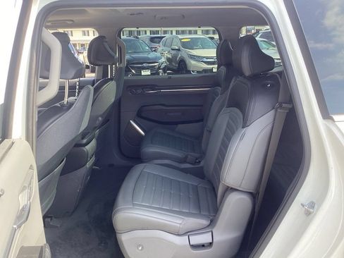Used 2024 Kia EV9 Land AWD/4WD image 18