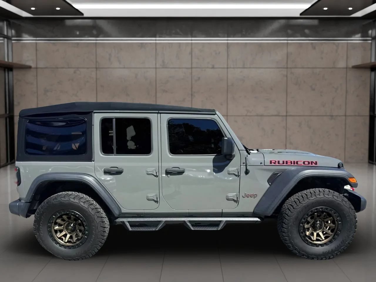 Used 2018 Jeep Wrangler Unlimited Rubicon AWD/4WD image 2
