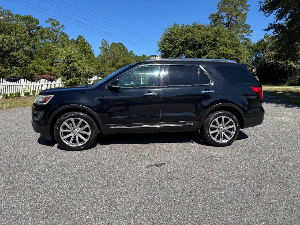 Used 2016 Ford Explorer Limited AWD/4WD image 3