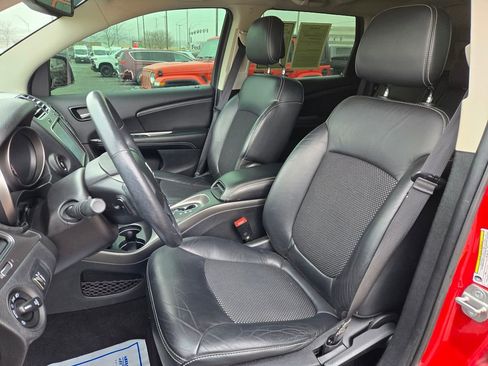 Used 2014 Dodge Journey Crossroad w/ Flexible Seating Group image 17