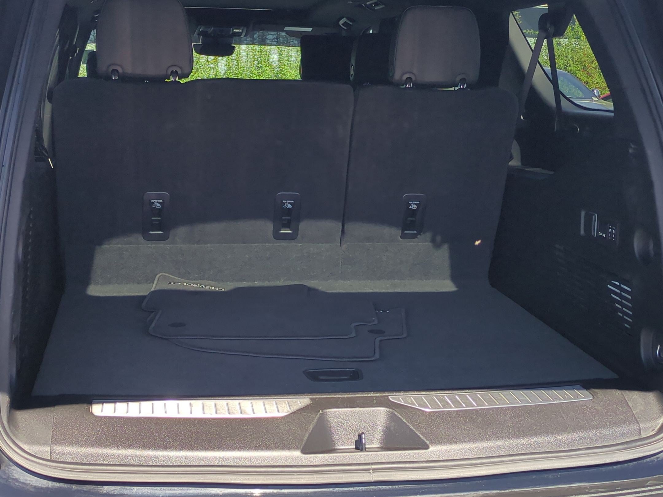 Certified 2025 Chevrolet Suburban High Country AWD/4WD image 34