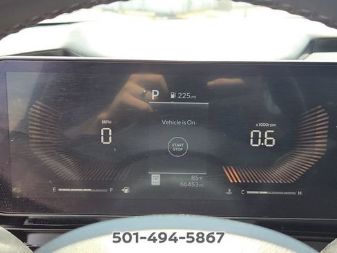 Used 2025 Kia Carnival FWD image 24