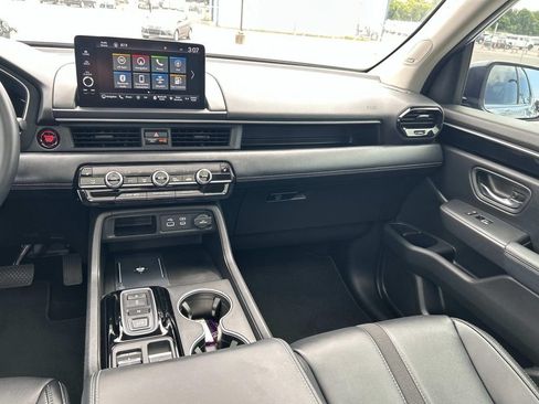 Used 2025 Honda Pilot Touring image 24