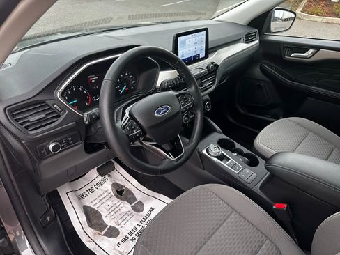 Used 2021 Ford Escape SE w/ SE Sport Appearance Package image 13