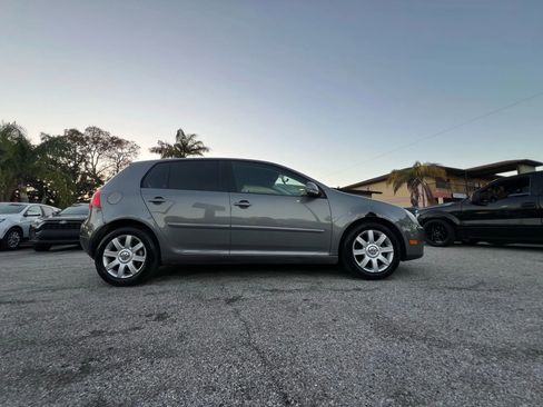 Used 2008 Volkswagen Rabbit 4-Door image 8