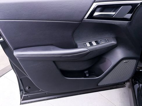 New 2026 Mitsubishi Outlander LE AWD/4WD image 7