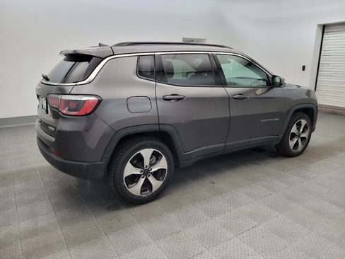 Used 2018 Jeep Compass Latitude w/ Popular Equipment Group FWD image 10