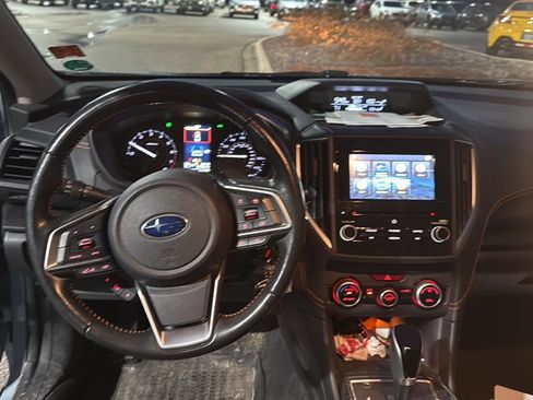 Used 2022 Subaru Crosstrek 2.0i Premium image 4