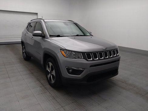 Used 2018 Jeep Compass Latitude w/ Popular Equipment Group FWD image 13