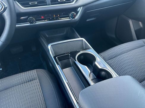 Used 2025 Chevrolet Equinox LT image 40