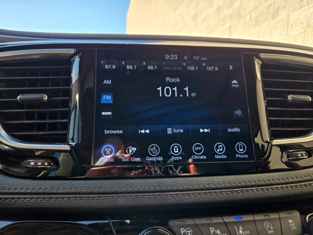 Used 2017 Chrysler Pacifica Limited FWD image 24