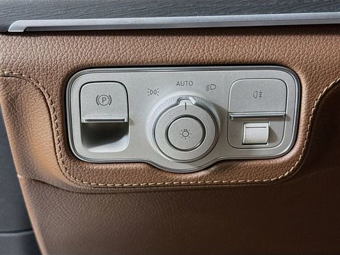 Used 2024 Mercedes-Benz GLE 350 4MATIC image 10