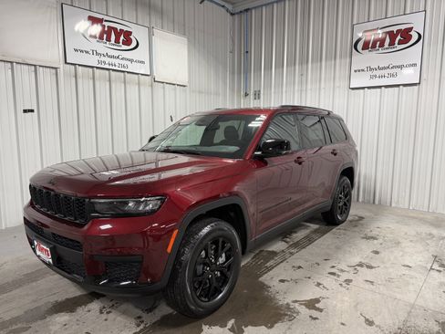 New 2025 Jeep Grand Cherokee L Laredo image 17