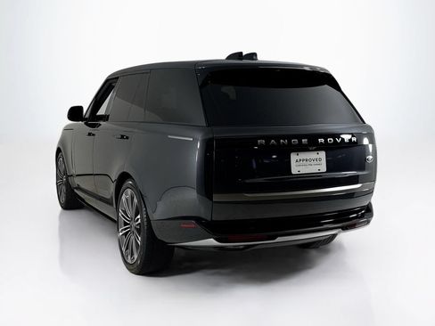 Used 2023 Land Rover Range Rover SE AWD/4WD image 3