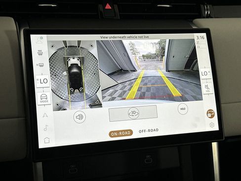 Used 2024 Land Rover Discovery Sport S image 24