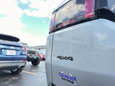 New 2026 Jeep Cherokee Overland image 12