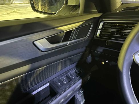 New 2026 Volkswagen Atlas Cross Sport SE image 29