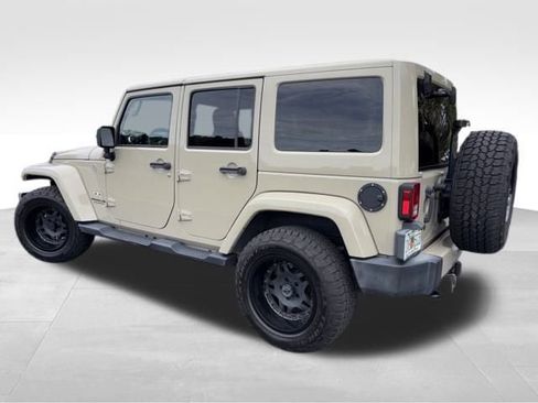Used 2017 Jeep Wrangler Unlimited Sahara w/ Connectivity Group image 9