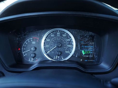 Used 2021 Toyota Corolla LE image 6