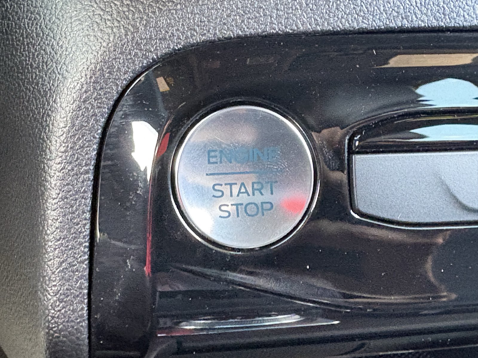 Used 2024 Ford Escape ST-Line w/ Tech Pack #1 FWD image 32