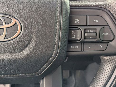 Used 2024 Toyota Tacoma SR5 AWD/4WD image 15