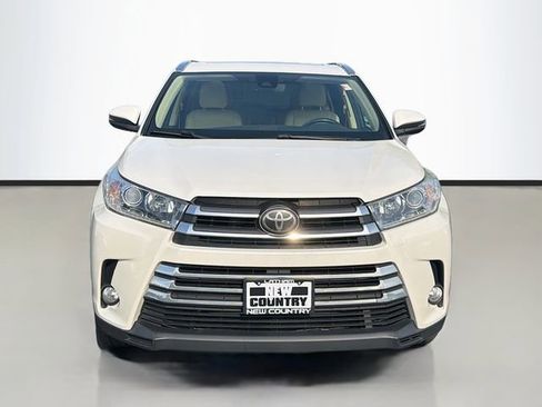 Used 2017 Toyota Highlander Limited AWD/4WD image 2