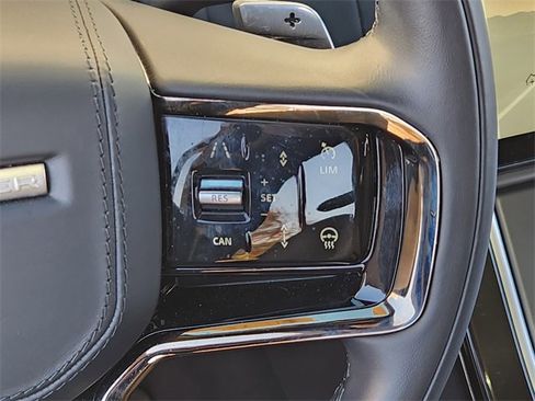 Used 2025 Land Rover Range Rover Velar Dynamic SE image 28