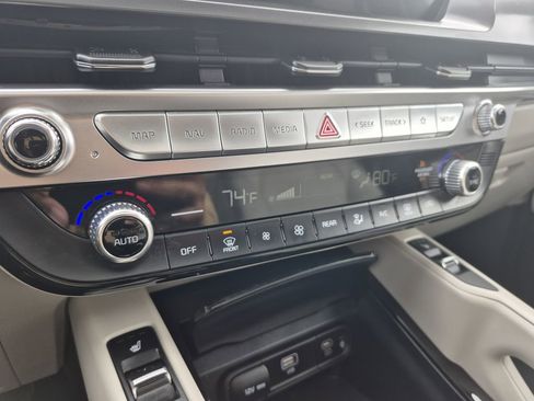 Certified 2024 Kia Telluride S w/ S Sunroof Package image 24