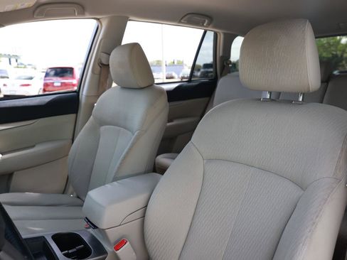 Used 2011 Subaru Outback 2.5i Premium w/ Popular Equipment Group 1B image 6