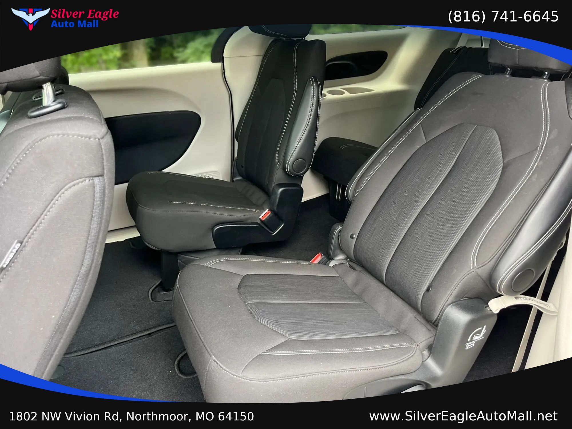 Used 2024 Chrysler Voyager LX FWD image 13
