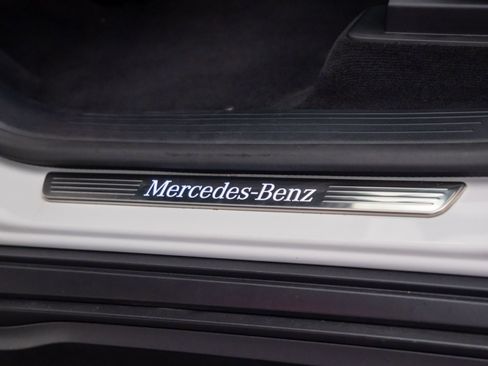 Used 2023 Mercedes-Benz GLS 450 4MATIC image 15