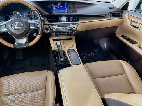 Used 2016 Lexus ES 300h Hybrid w/ Navigation System Package image 25