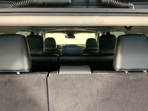 Used 2023 Toyota Highlander XLE AWD/4WD image 14
