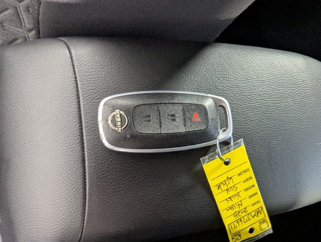 Used 2025 Nissan Kicks SV FWD image 29