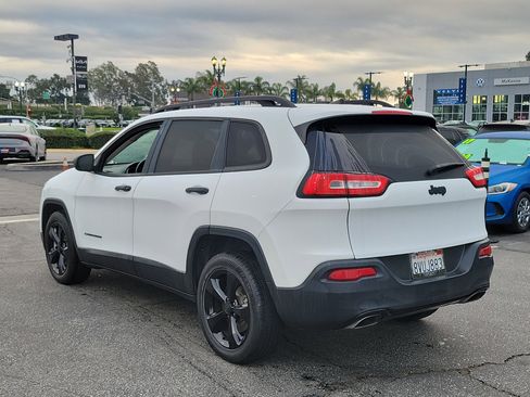 Used 2017 Jeep Cherokee Altitude image 28
