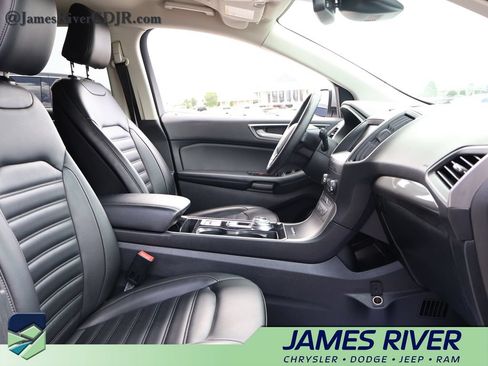 Used 2020 Ford Edge SEL w/ Cold Weather Package FWD image 9