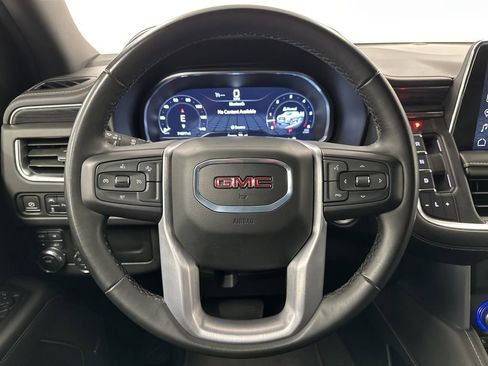 Used 2024 GMC Yukon SLT image 32