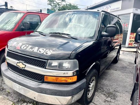 Used 2015 Chevrolet Express 2500 w/ Chrome Appearance Package RWD image 1