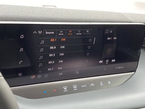 New 2026 Nissan Leaf w/ Illuminated Package FWD image 14