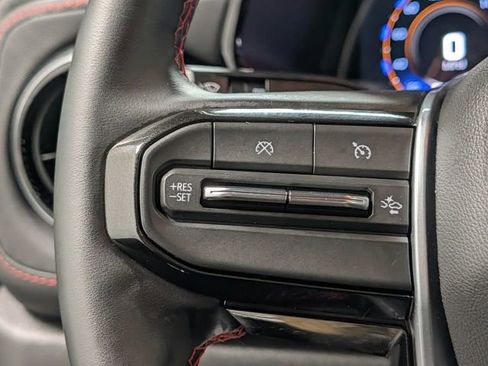 Used 2024 Chevrolet Colorado Z71 w/ Z71 Convenience Package 2 image 19