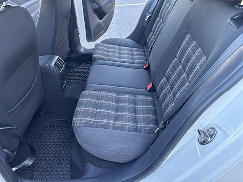 Used 2012 Volkswagen Golf 4-Door FWD image 26