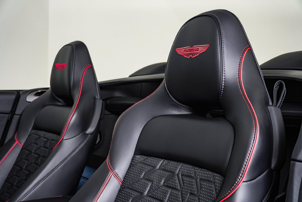 Used 2026 Aston Martin Vanquish Convertible RWD image 24