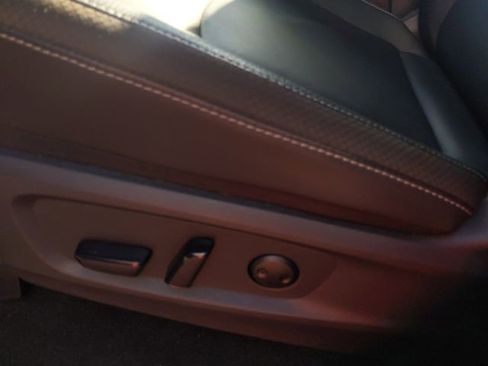 Used 2025 Nissan Pathfinder SL AWD/4WD image 19