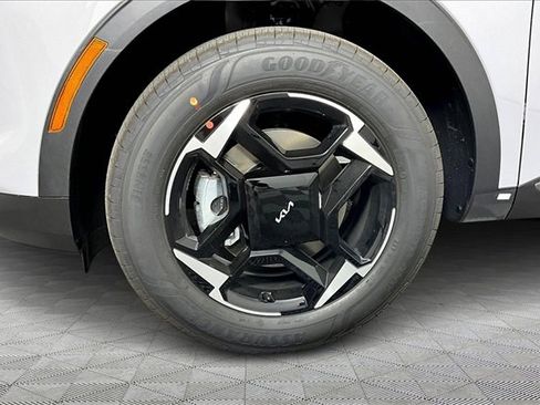 New 2026 Kia Sportage EX image 13
