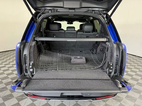 New 2025 Land Rover Range Rover Long Wheelbase SE AWD/4WD image 17