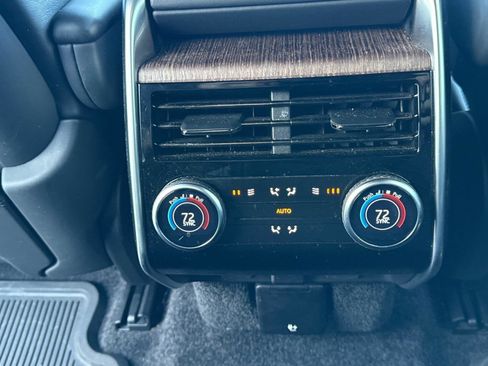 Certified 2024 Land Rover Range Rover Long Wheelbase SE image 17