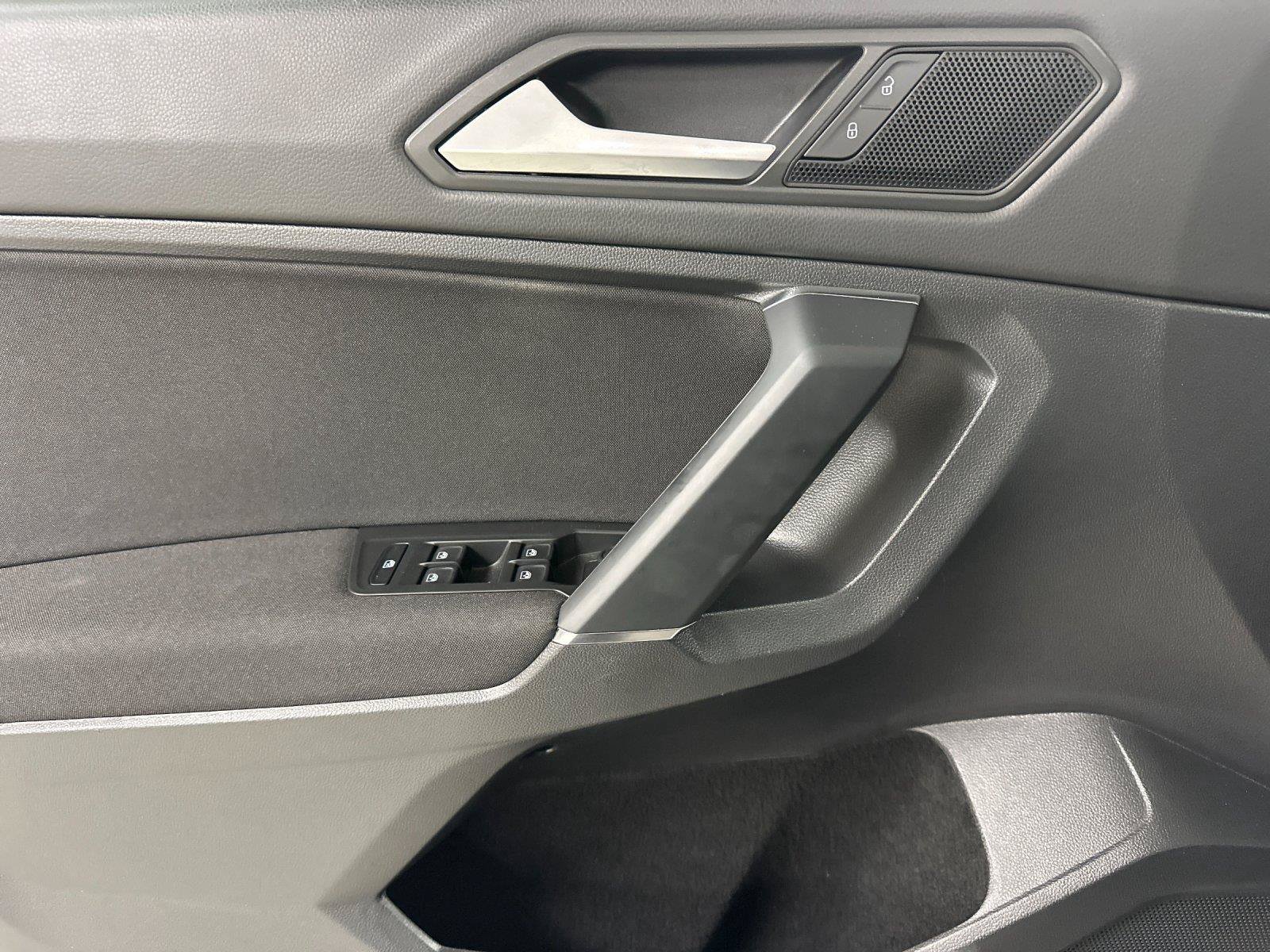 Used 2020 Volkswagen Tiguan S FWD image 10