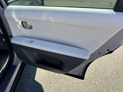 Certified 2024 Hyundai Ioniq 5 SE image 16