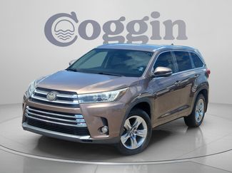 Used 2018 Toyota Highlander Limited FWD 360° Tour